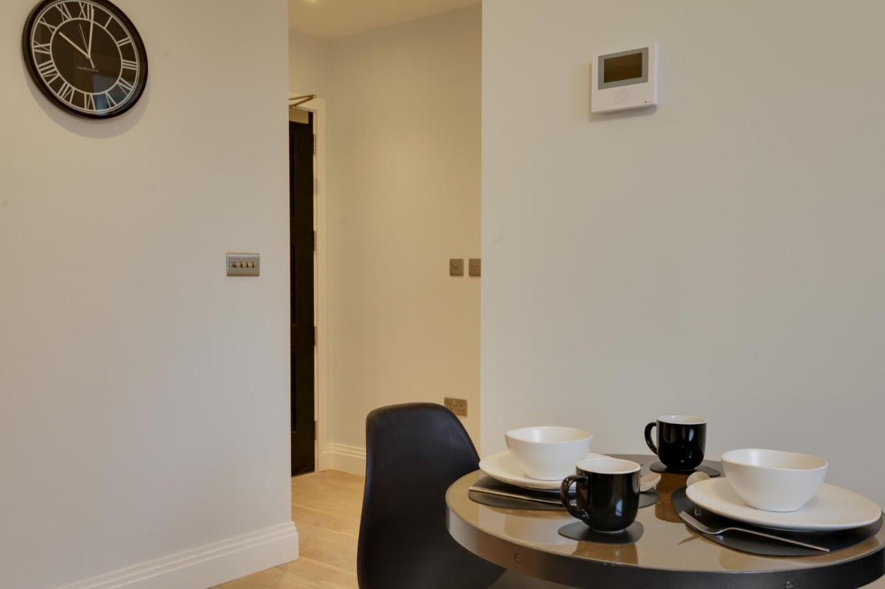 New London Life Executive Apartments Chelmsford Exterior photo